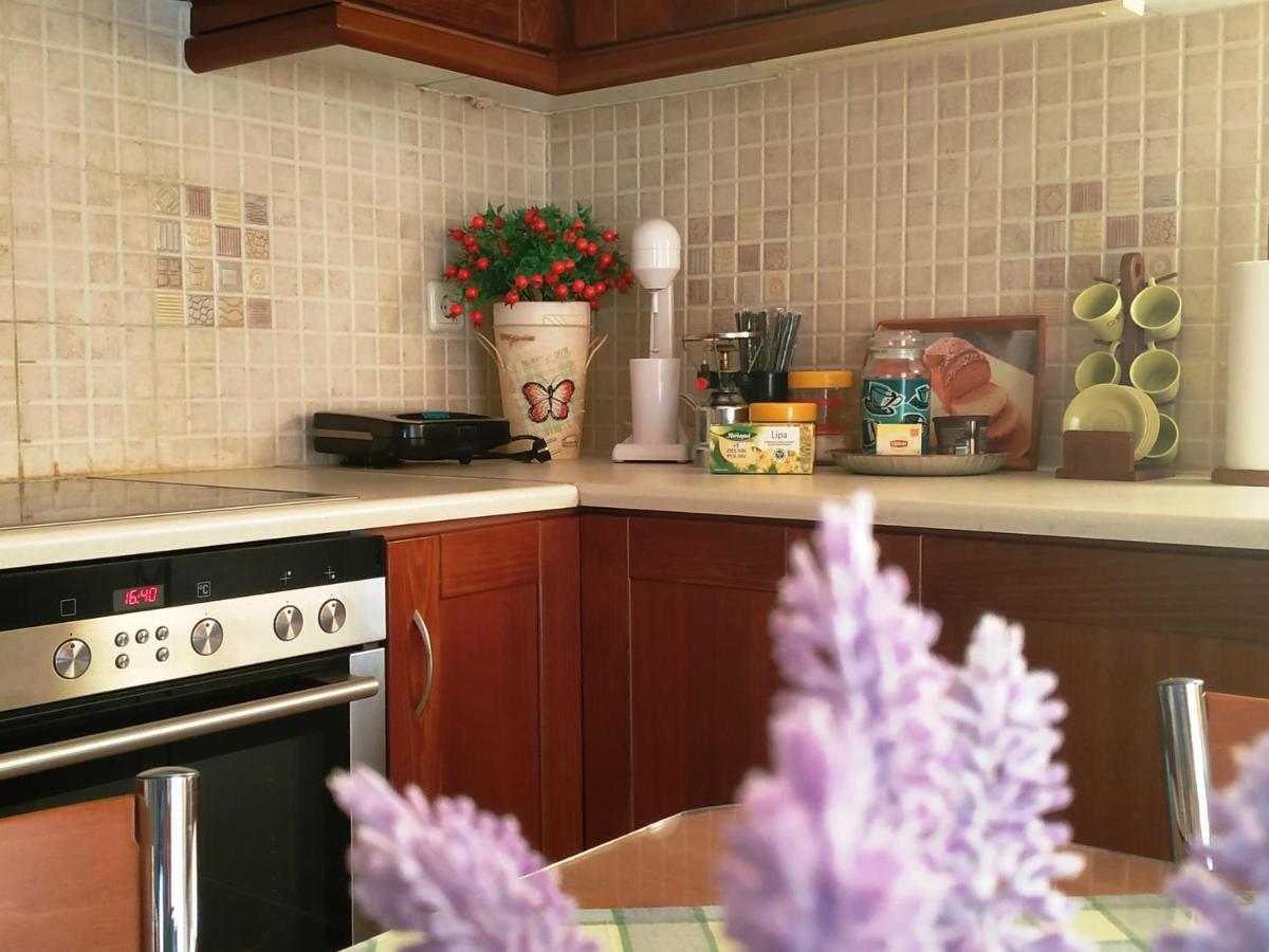 Thalia Apartment In Kalamata, 15' Walk From The City Center And The Beach 外观 照片