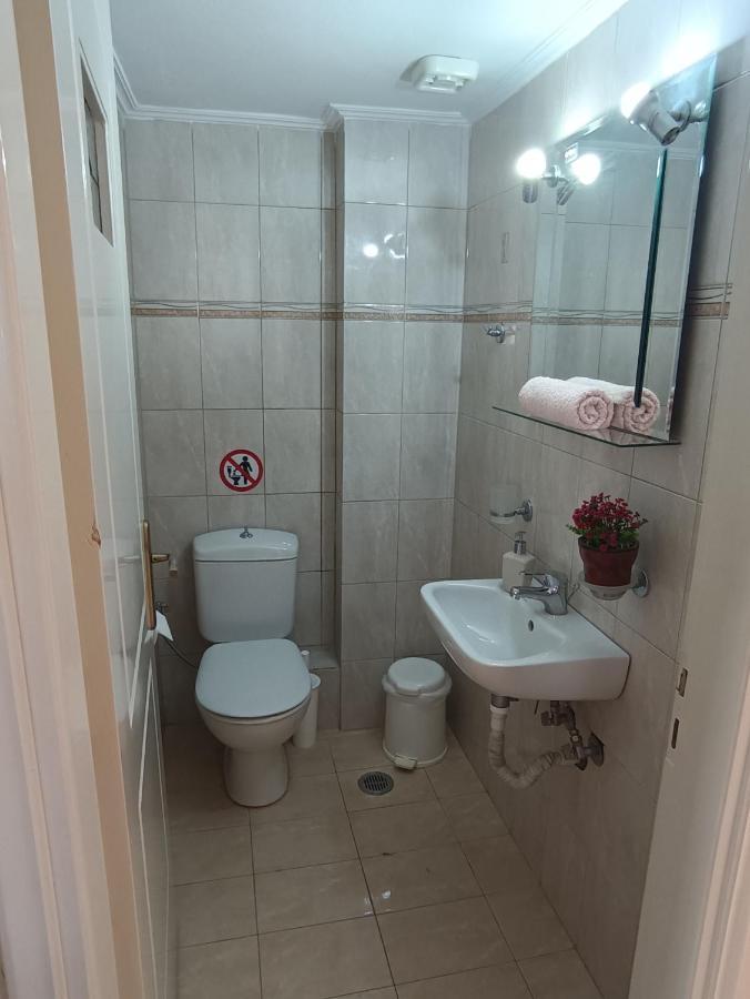 Thalia Apartment In Kalamata, 15' Walk From The City Center And The Beach 外观 照片