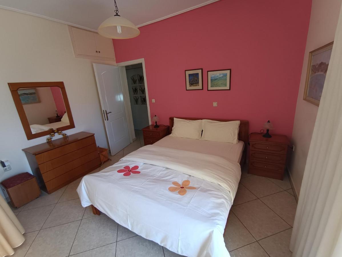 Thalia Apartment In Kalamata, 15' Walk From The City Center And The Beach 外观 照片